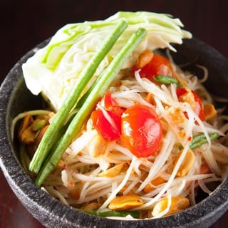 Somtum Thai - Shredded Green Papaya